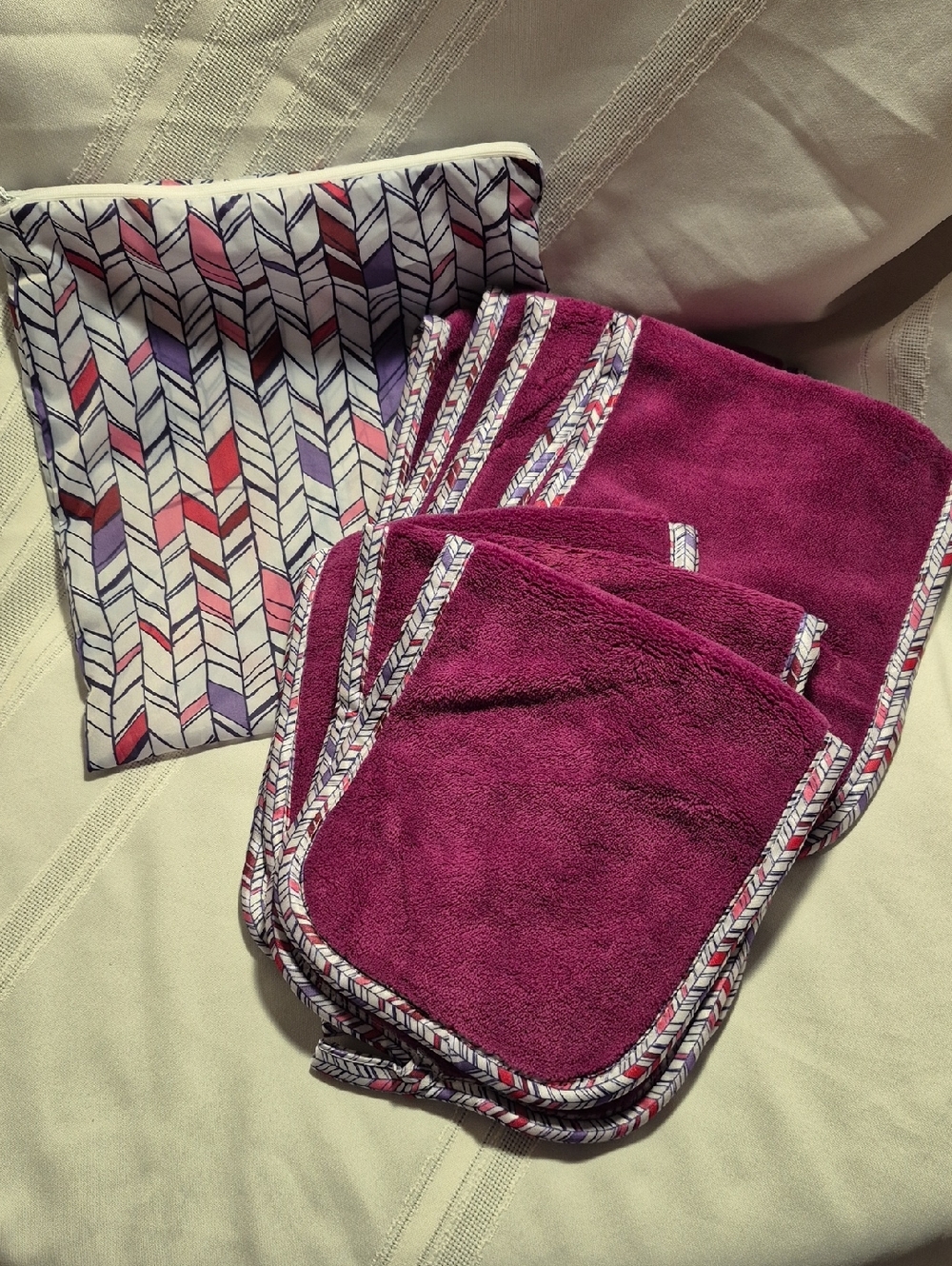 NWOT  Campanelli Plum Microfiber Makeup Remover Pads with Patterned Pouch